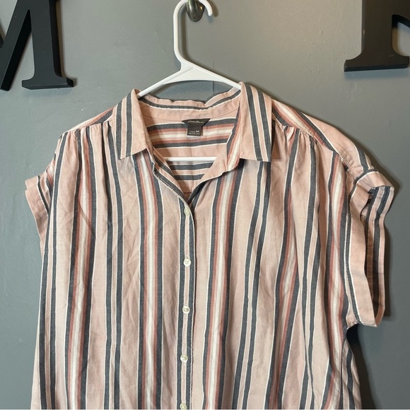 Eddie Bauer oversized Striped Short Sleeve Button-Up Shirt in Pink size medium - Picture 2 of 10